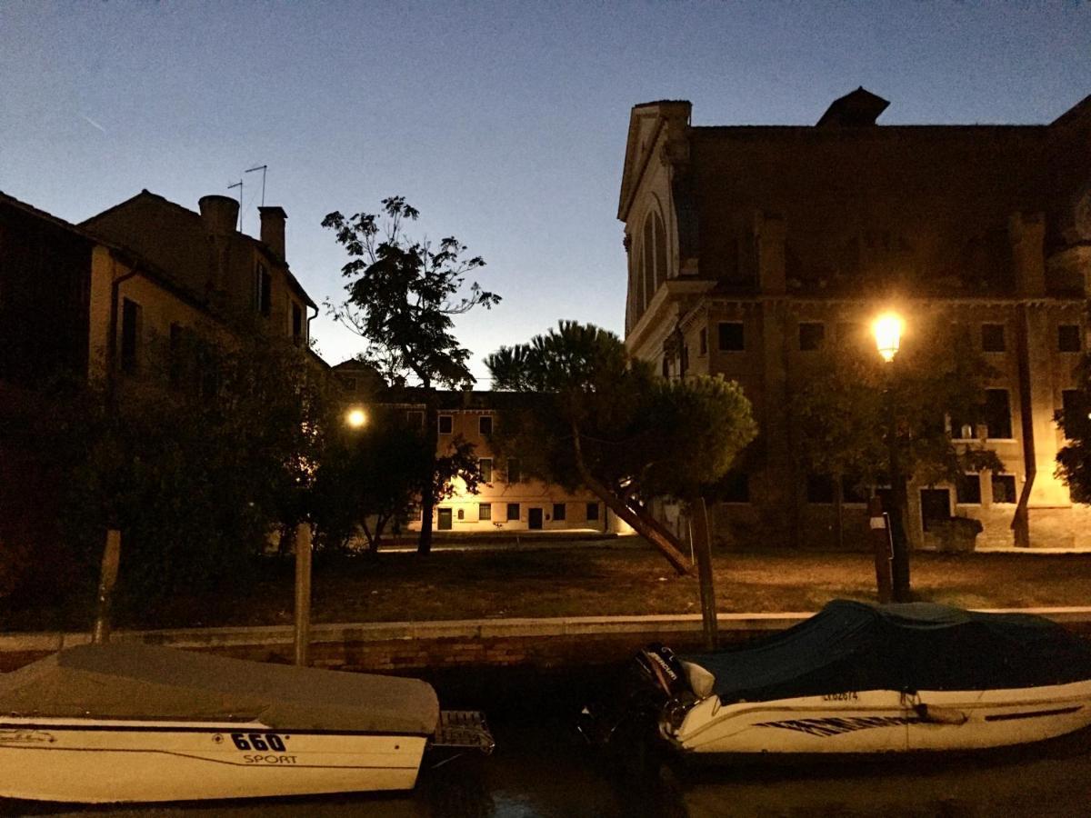 Il Buco Della Suora * Venedig